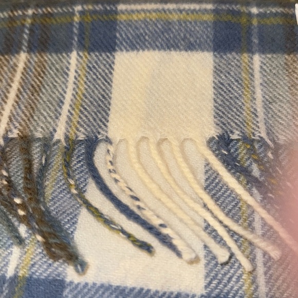 Quills Woolen Market Ireland 100% Wool Plaid Scarf - Picture 5 of 5